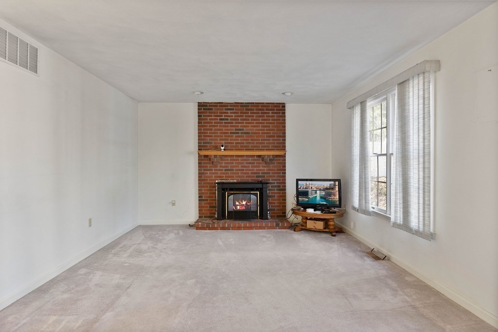 25 Spruce Road North Reading, MA 01864 - Photo 9 of 39