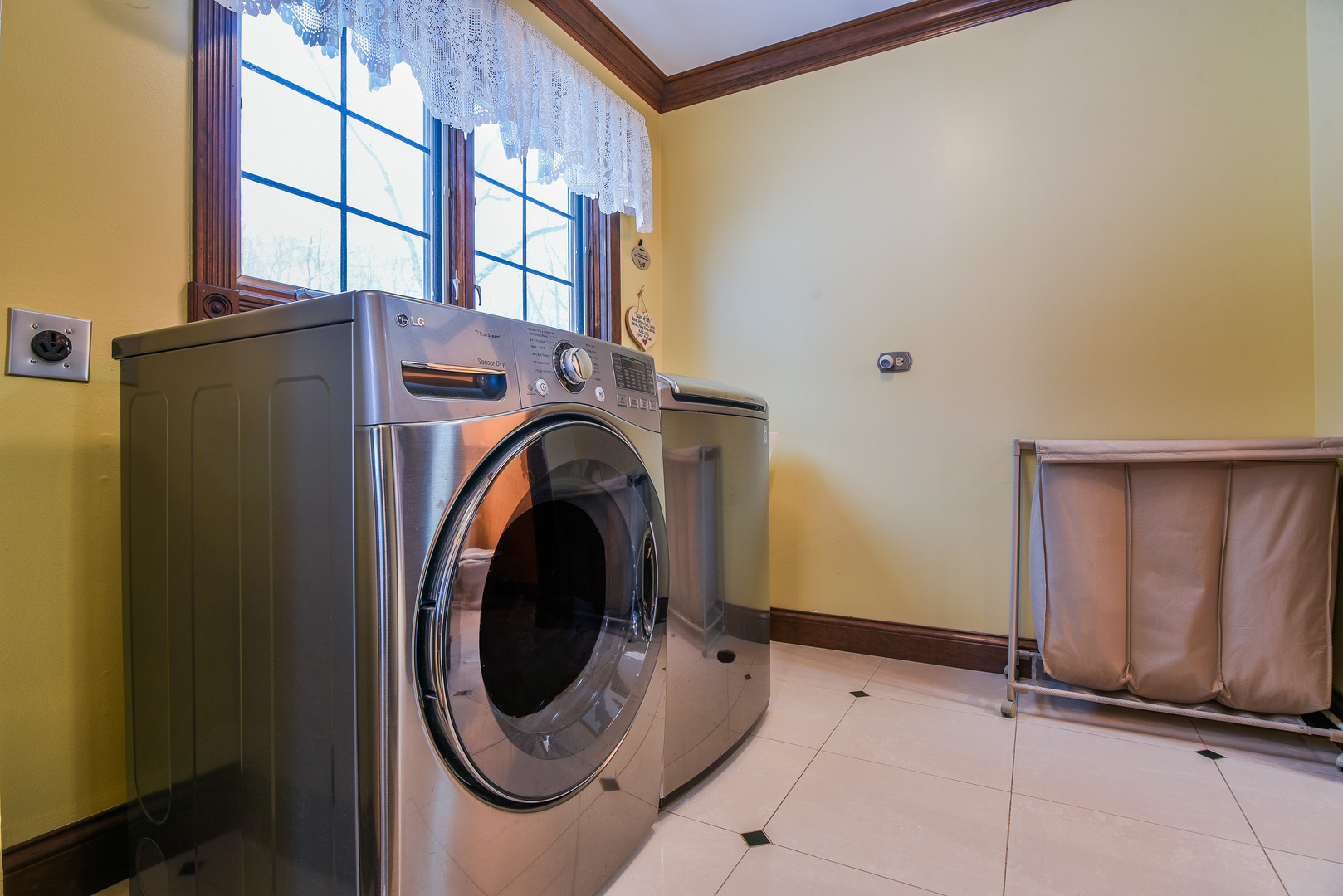 41W417 Farview Road Elburn, IL 60119 - Photo 18 of 29 a utility room with dryer and washer