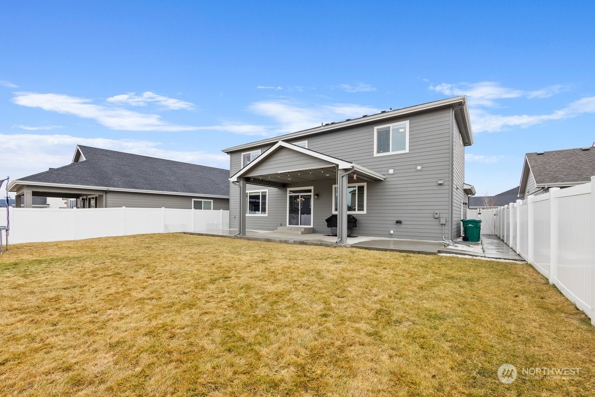 1835 Hood River Road Liberty Lake, WA 99016 - Photo 29 of 37 a front view of house with yard