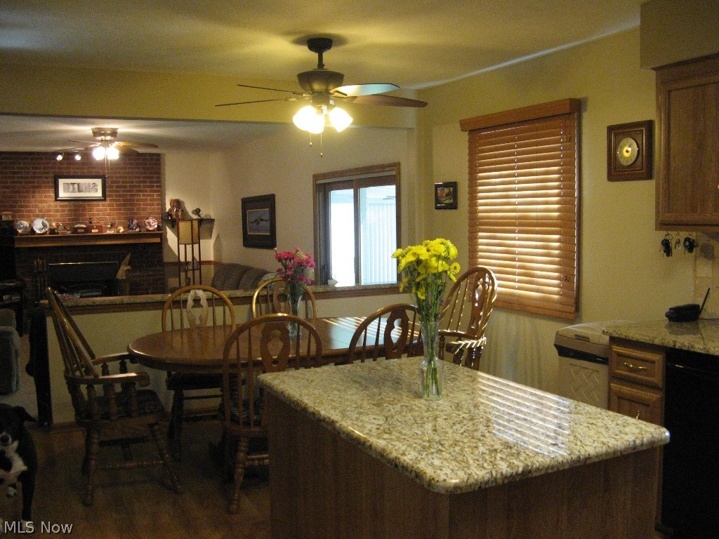 14595 Sheldon Road Cleveland, OH 44130 - Photo 3 of 21