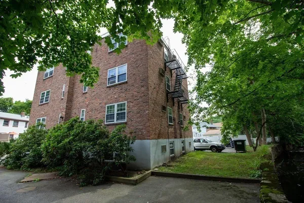 $1,730 | 34 Clark Street, Unit 13, Arlington, MA 02476