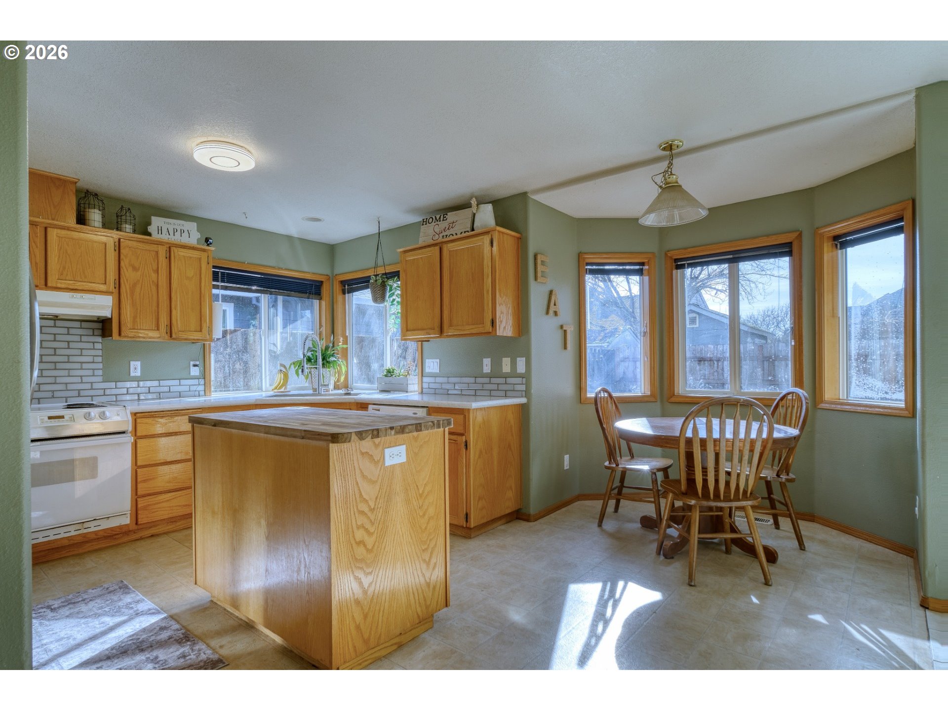 33280 Linden Street Scappoose, OR 97056 - Photo 9 of 30 Kitchen/Nook