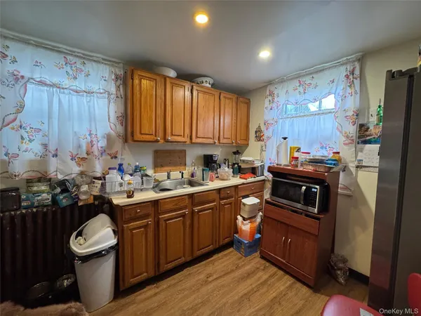 $790,000 | 90-17 214th Street | Queens Village