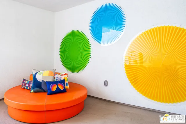 a street sign on the side of building