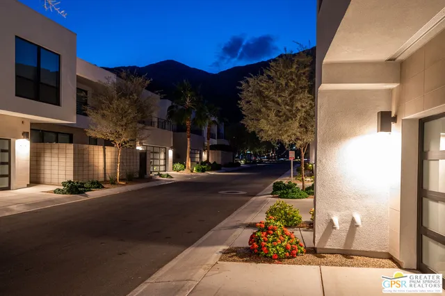 $1,087,000 | 274 Mayfair Way, Palm Springs, CA 92264