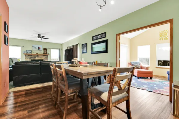 $564,900 | 511 West Acacia Drive, Saukville, WI 53024