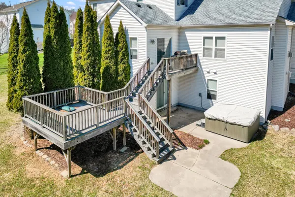 $564,900 | 511 West Acacia Drive, Saukville, WI 53024