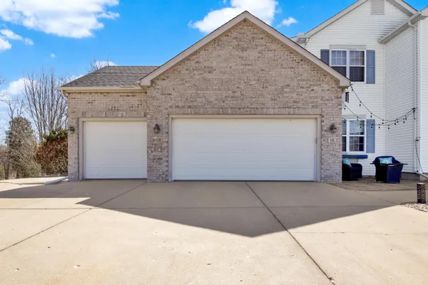 $564,900 | 511 West Acacia Drive, Saukville, WI 53024