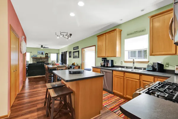 $564,900 | 511 West Acacia Drive, Saukville, WI 53024