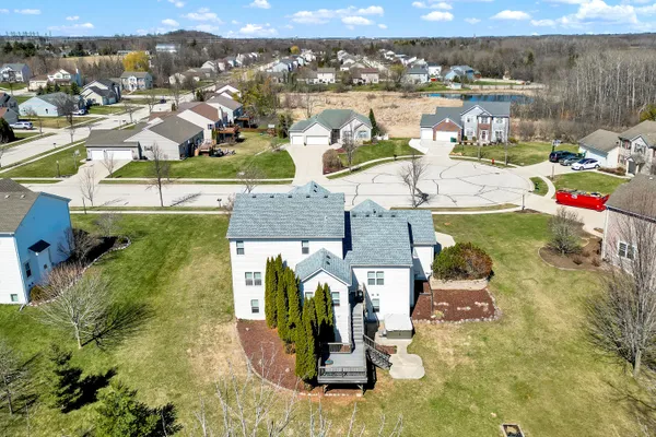 $564,900 | 511 West Acacia Drive, Saukville, WI 53024