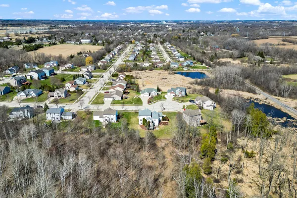 $564,900 | 511 West Acacia Drive, Saukville, WI 53024