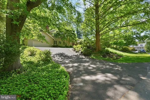 $1,829,000 | 11815 Beekman Place, Rockville, MD 20854