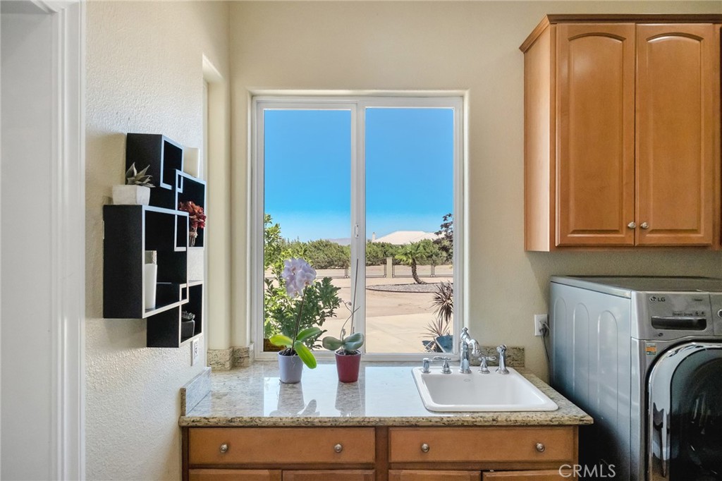 7026 Cataba Road Oak Hills, CA 92344 - Photo 34 of 62