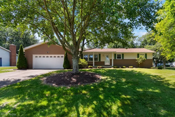 $299,900 | 1134 Desert Street Northeast, Uniontown, OH 44685