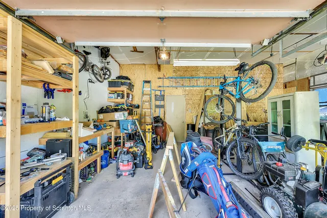 $389,000 | 3 Ledge Court, Pittston, PA 18640