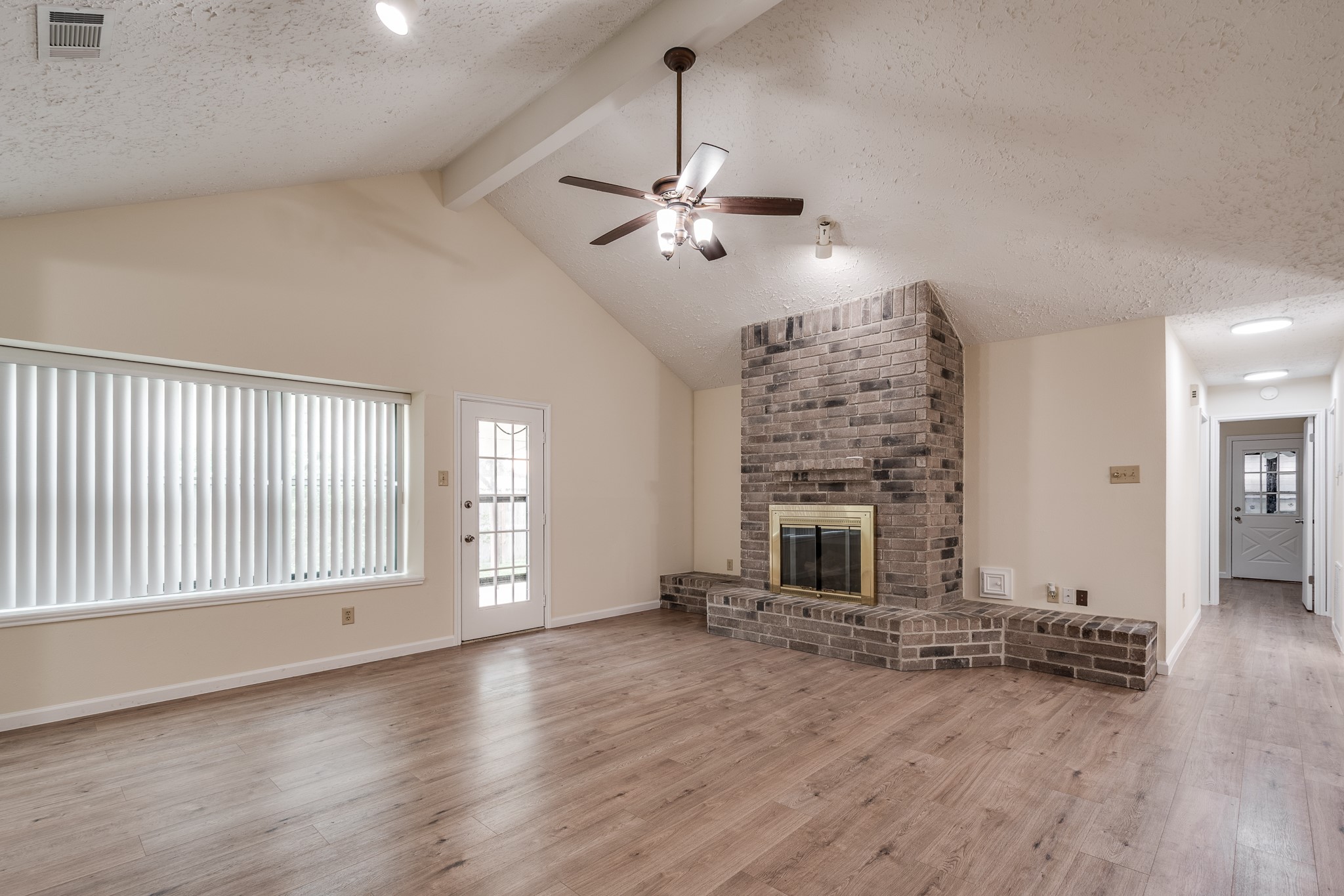 17 Crestbriar Court Baytown, TX 77521 - Photo 9 of 32
