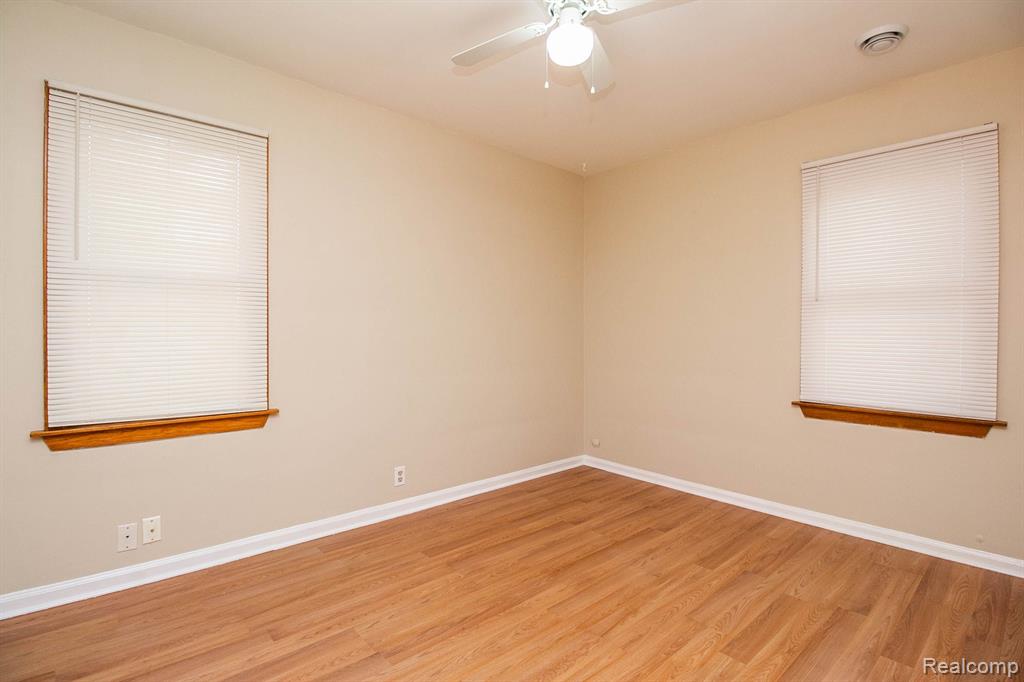 3904 Durham Road Royal Oak, MI 48073 - Photo 16 of 21