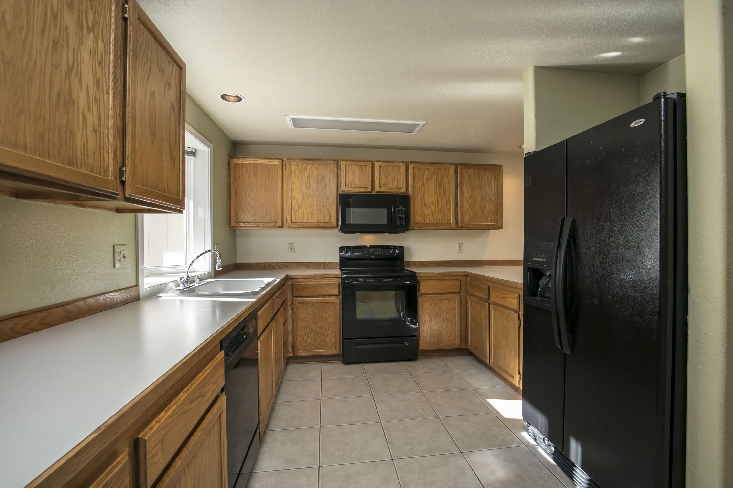 1050 Northeast Butler Market Road, Unit 15 Bend, OR 97701 - Photo 5 of 26 1050 NE Butler Market Rd._015
