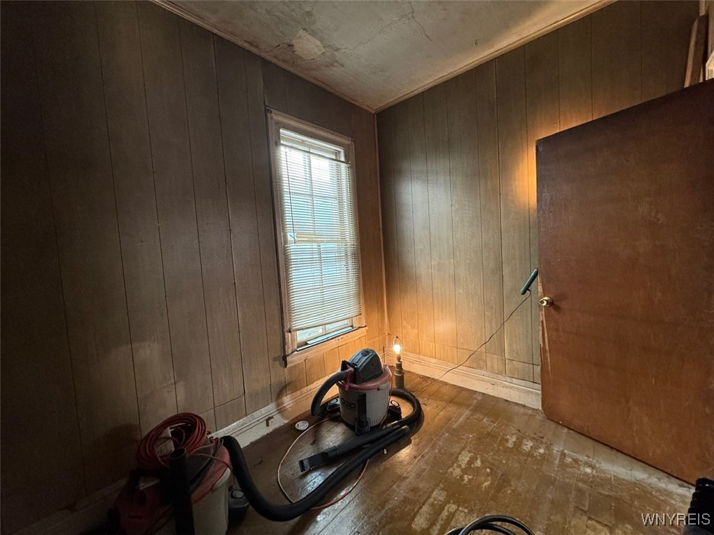 431 Normal Avenue Buffalo, NY 14213 - Photo 11 of 29 Bedroom 1 - Off Family room