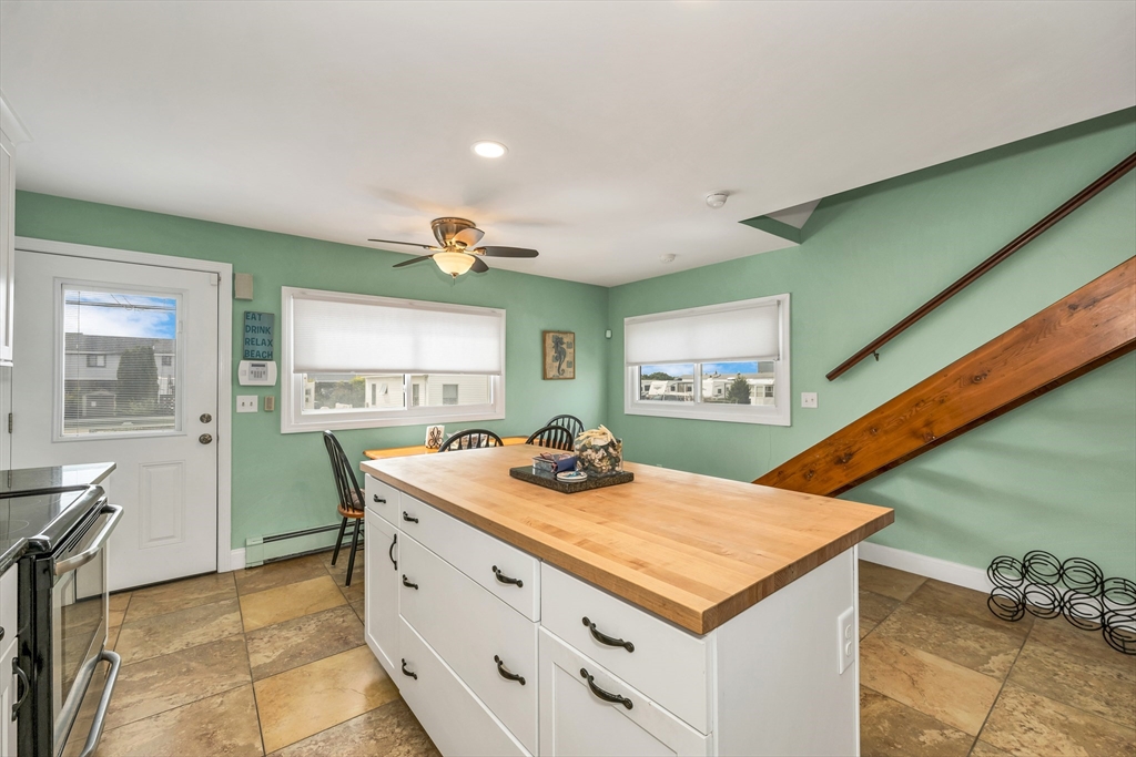10 Liberty Street Salisbury, MA 01952 - Photo 13 of 34