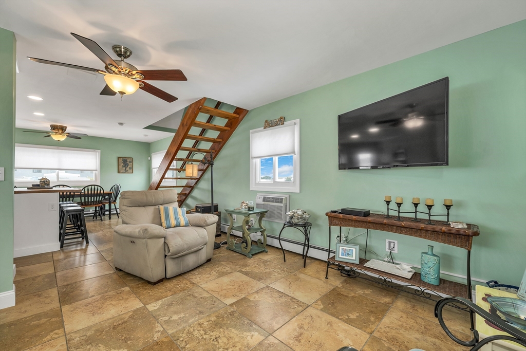 10 Liberty Street Salisbury, MA 01952 - Photo 17 of 34