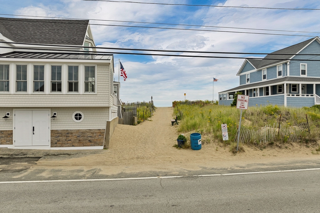 10 Liberty Street Salisbury, MA 01952 - Photo 27 of 34