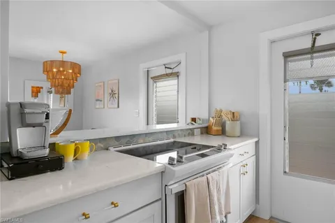 $495,000 | 1550 Gulf Shore Boulevard North, Unit E2, Naples, FL 34102