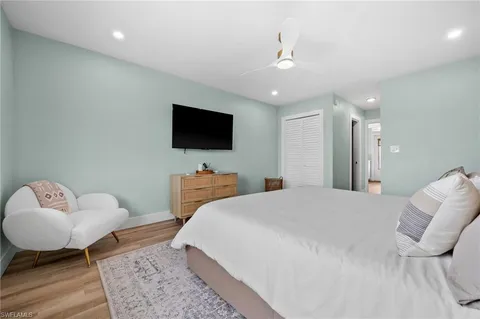$495,000 | 1550 Gulf Shore Boulevard North, Unit E2, Naples, FL 34102