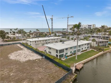 $495,000 | 1550 Gulf Shore Boulevard North, Unit E2, Naples, FL 34102