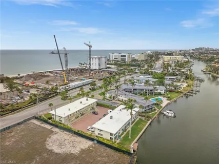 $495,000 | 1550 Gulf Shore Boulevard North, Unit E2, Naples, FL 34102