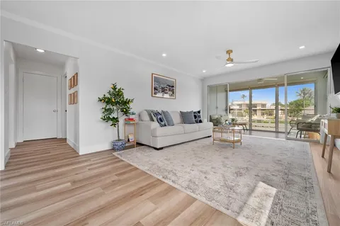 $495,000 | 1550 Gulf Shore Boulevard North, Unit E2, Naples, FL 34102