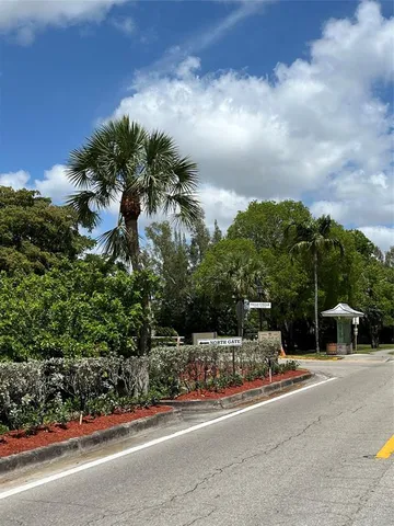 $1,975 | 6300 South Falls Cir Drive, Unit 313, Lauderhill, FL 33319