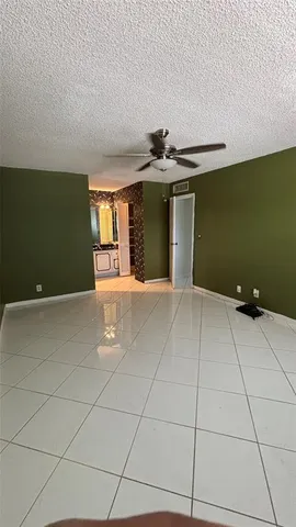 a view of a livingroom with a garage