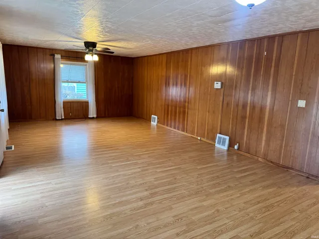 $179,999 | 804 South Lombardy Drive, South Bend, IN 46619