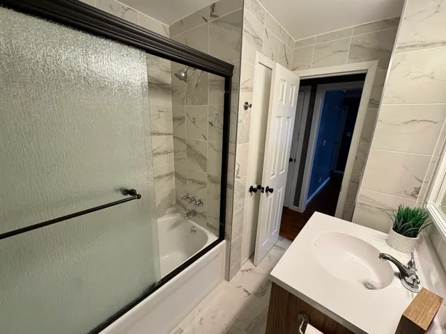 $179,999 | 804 South Lombardy Drive, South Bend, IN 46619