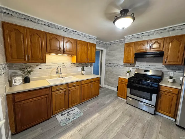 $179,999 | 804 South Lombardy Drive, South Bend, IN 46619