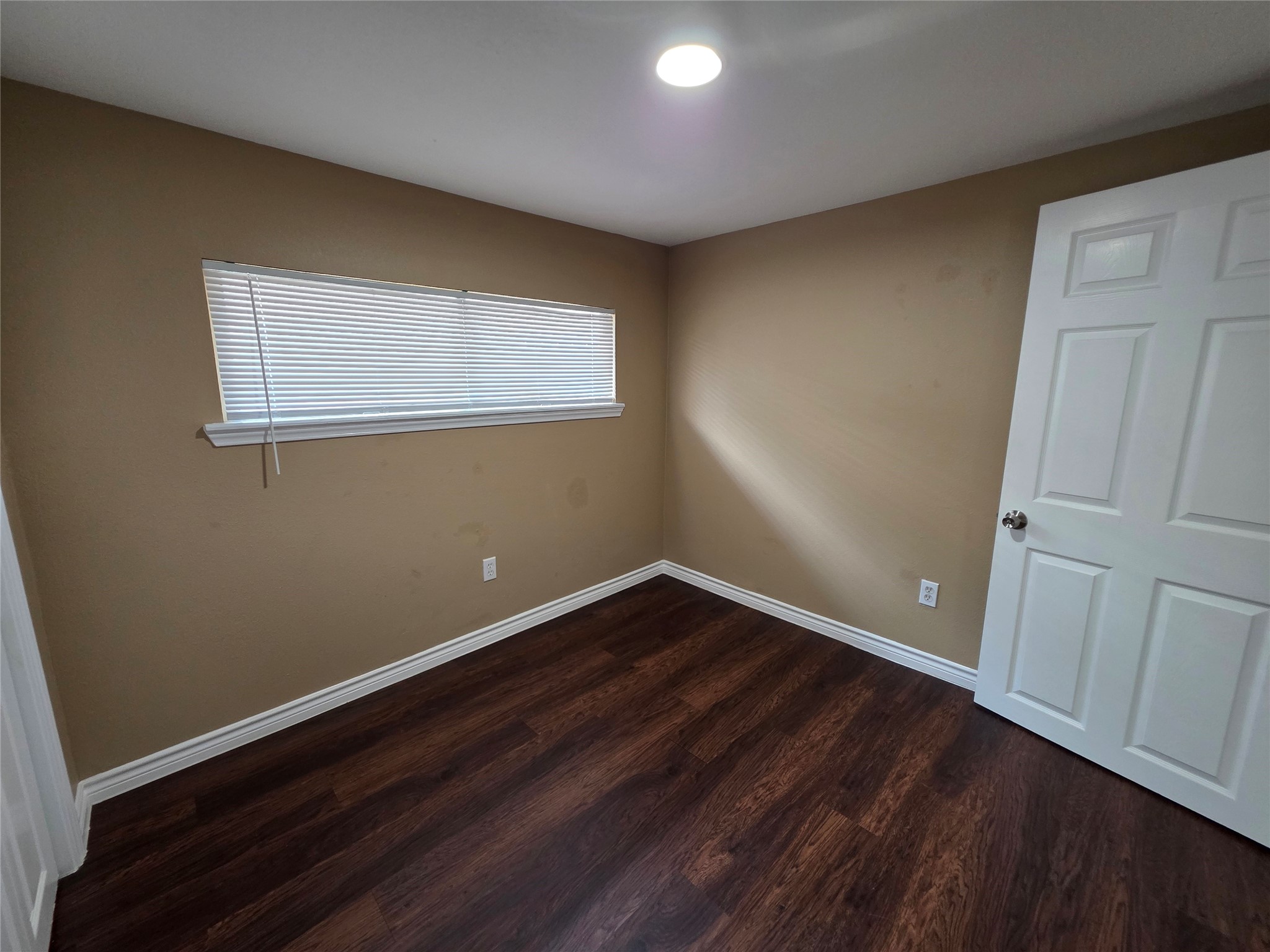 4105 Rutland Street Houston, TX 77018 - Photo 11 of 34 Secondary bedroom with closet/ Office space.