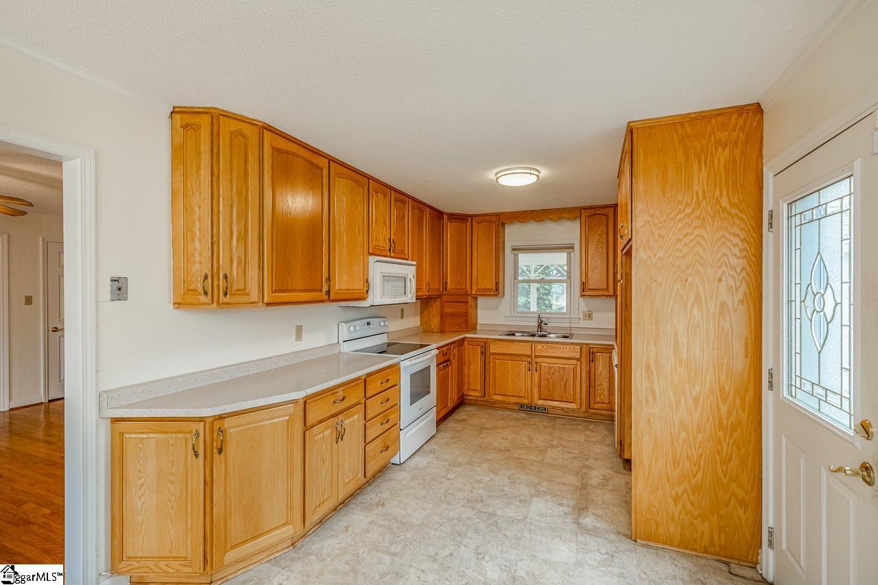 104 State Rd S-42-9771 Greer, SC 29651 - Photo 7 of 25