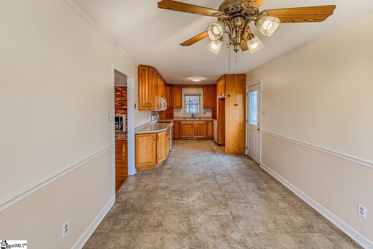 104 State Rd S-42-9771 Greer, SC 29651 - Photo 8 of 25