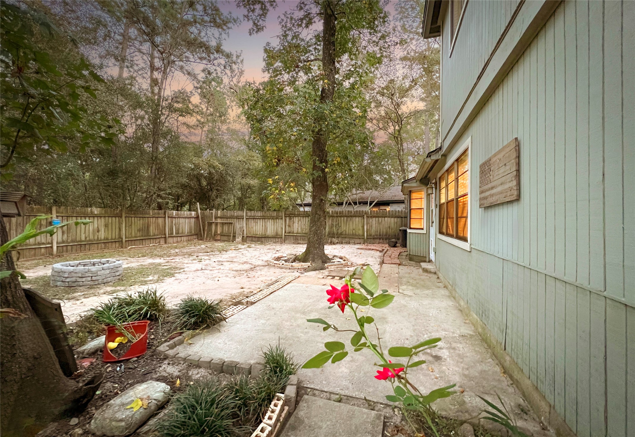 56 East White Willow Circle Spring, TX 77381 - Photo 39 of 45 a view of yard