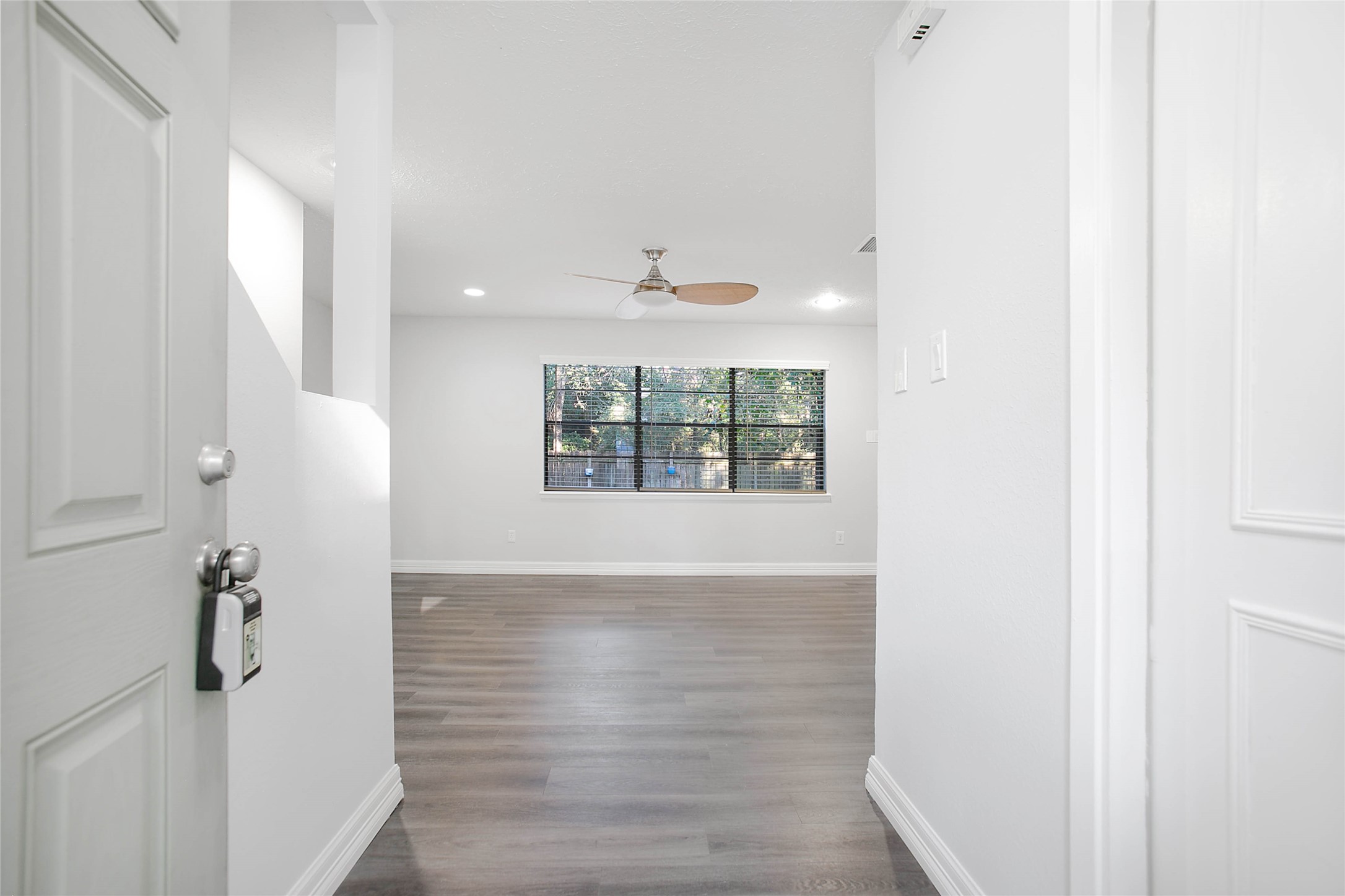 56 East White Willow Circle Spring, TX 77381 - Photo 5 of 45 a view of an empty room with a window