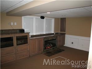 1690 Maple Creek Court Rochester, MI 48306 - Photo 14 of 18 31204946-13.JPG