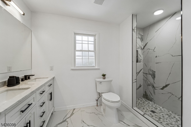 14 Witkowski Way Wayne, NJ 07470 - Photo 21 of 37