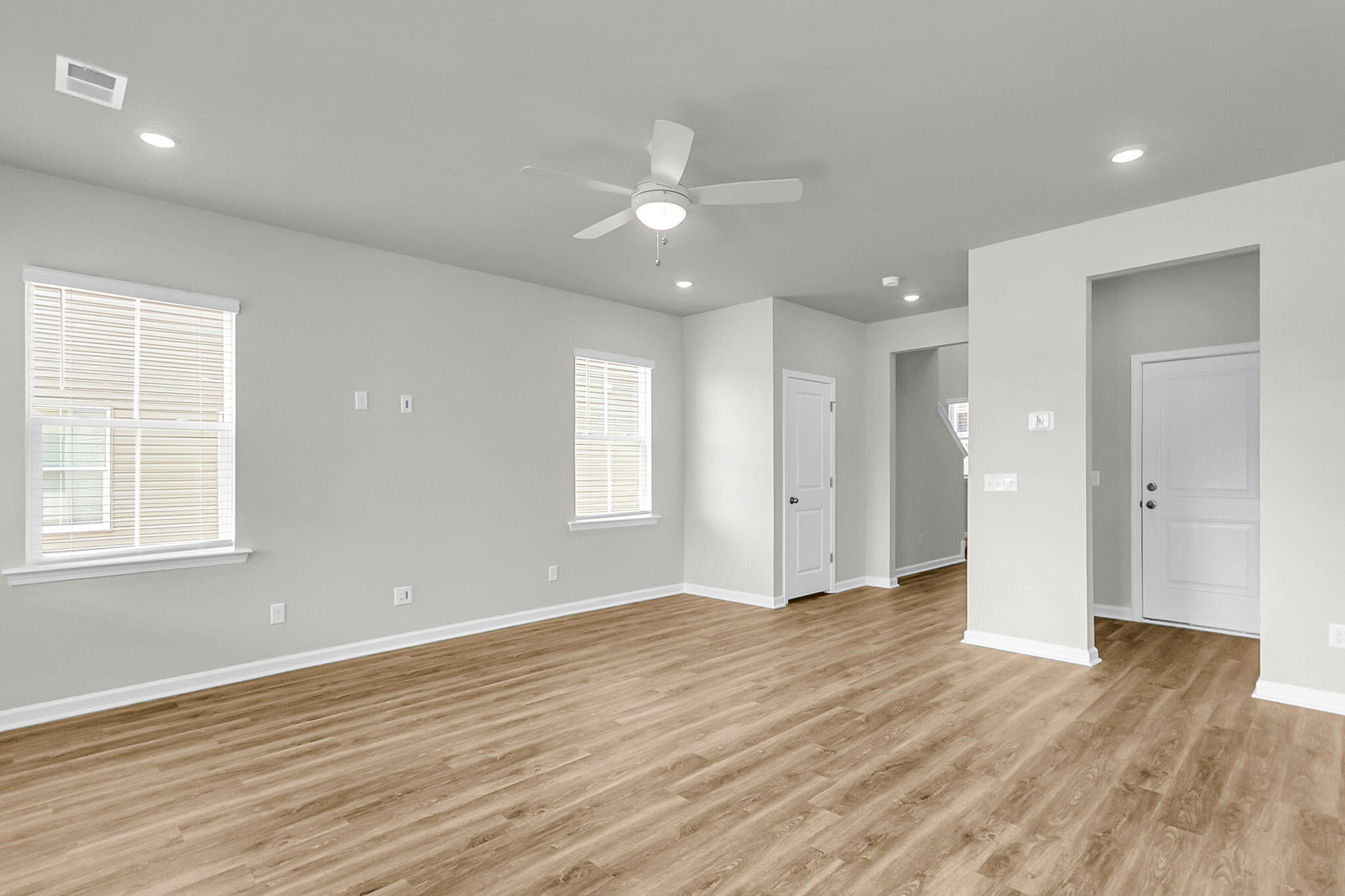 322 Clipper Court Summerville, SC 29486 - Photo 10 of 41 GREAT ROOM