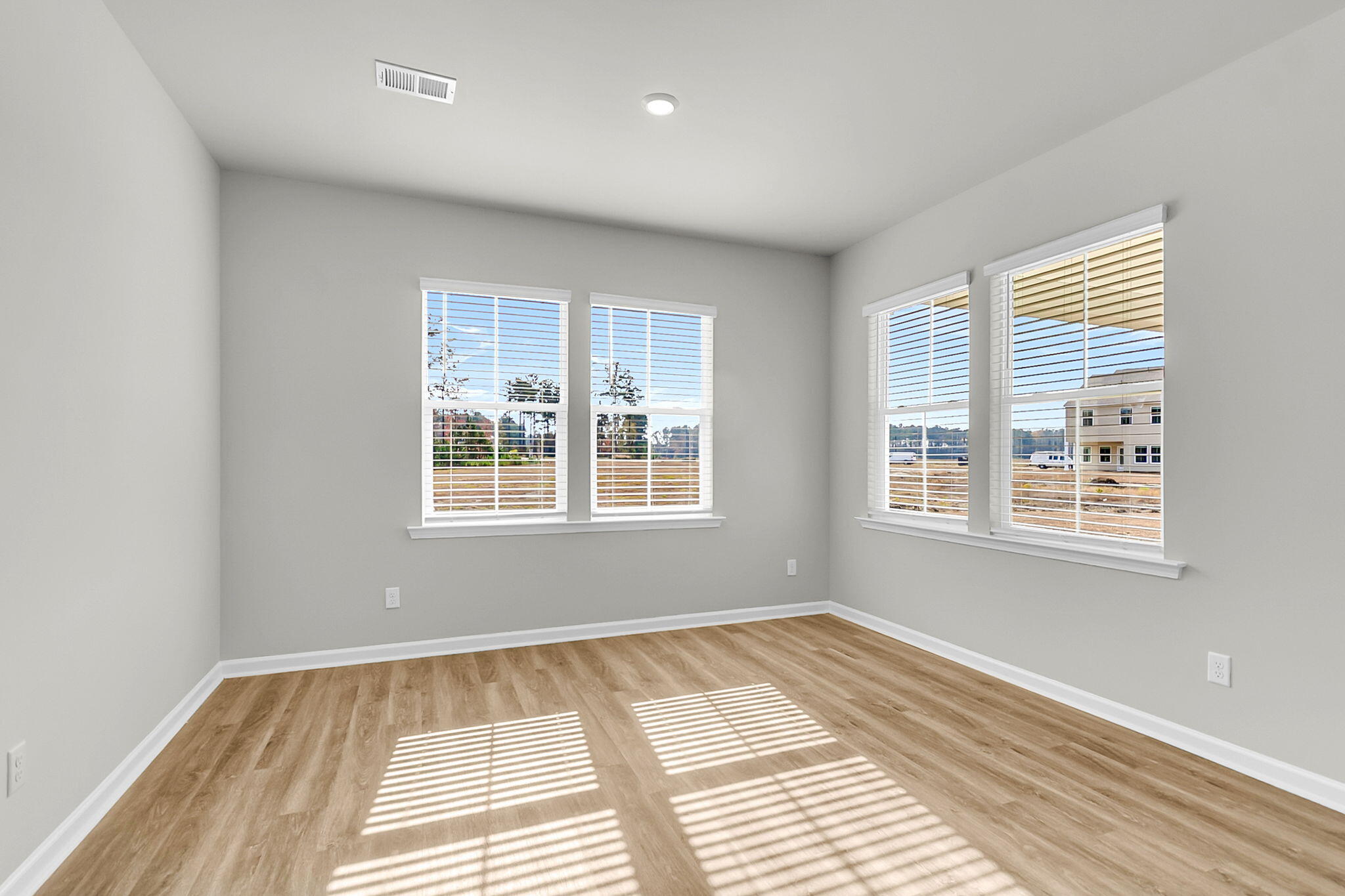 322 Clipper Court Summerville, SC 29486 - Photo 17 of 41 CASUAL DINING