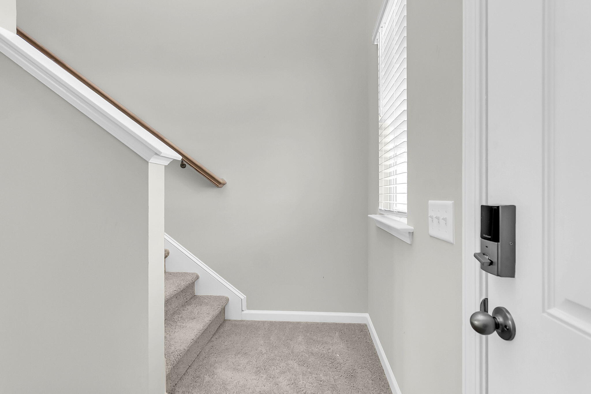 322 Clipper Court Summerville, SC 29486 - Photo 20 of 41 STAIRWAY