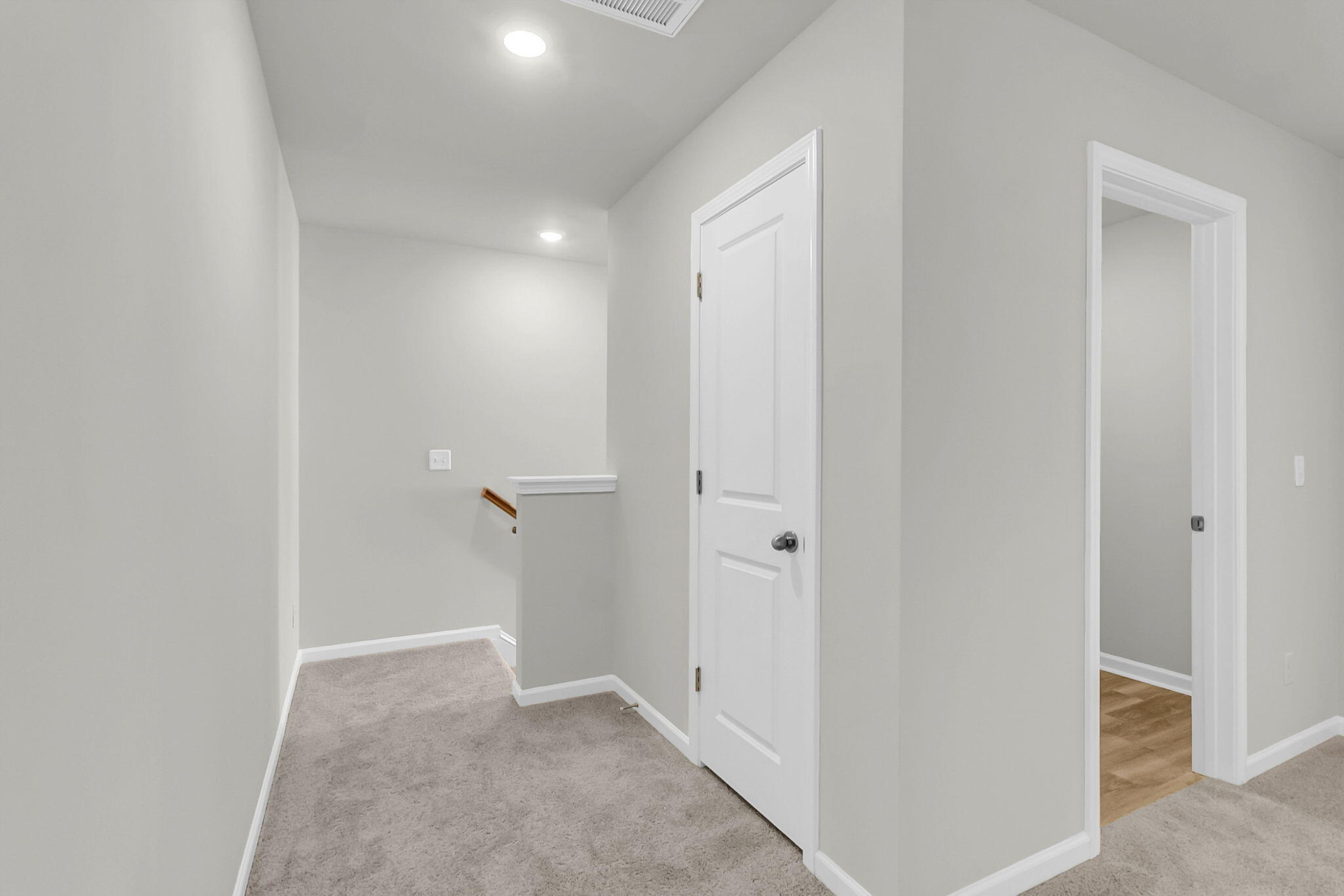 322 Clipper Court Summerville, SC 29486 - Photo 21 of 41 2ND FLOOR HALLWAY