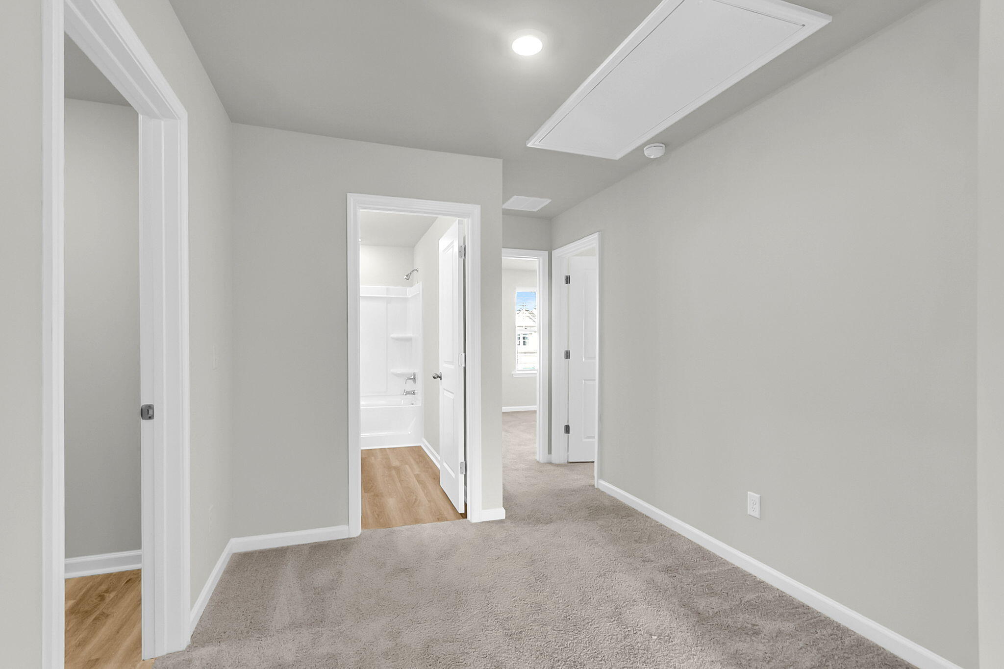 322 Clipper Court Summerville, SC 29486 - Photo 22 of 41 HALLWAY