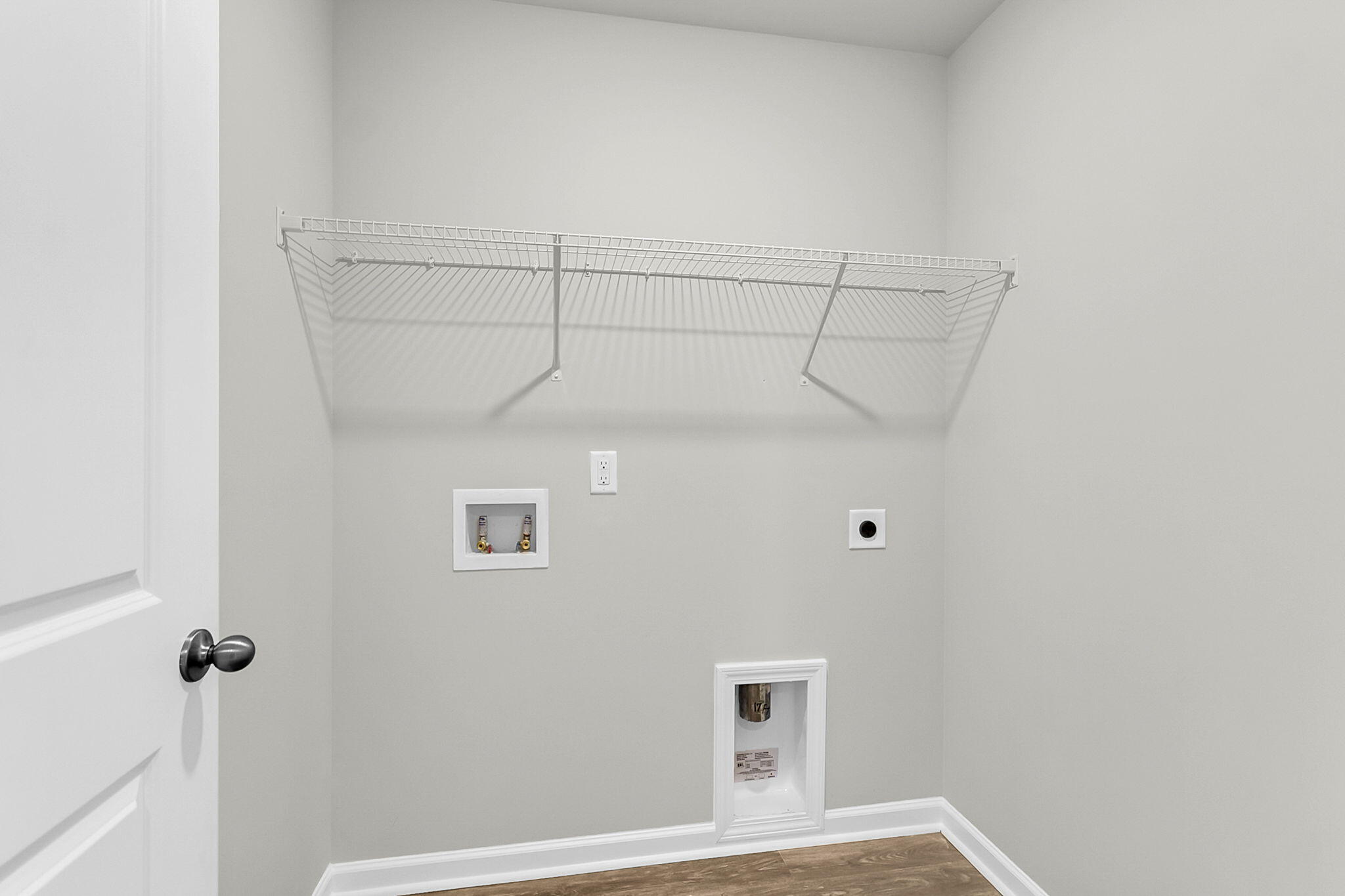 322 Clipper Court Summerville, SC 29486 - Photo 30 of 41 LAUNDRY ROOM