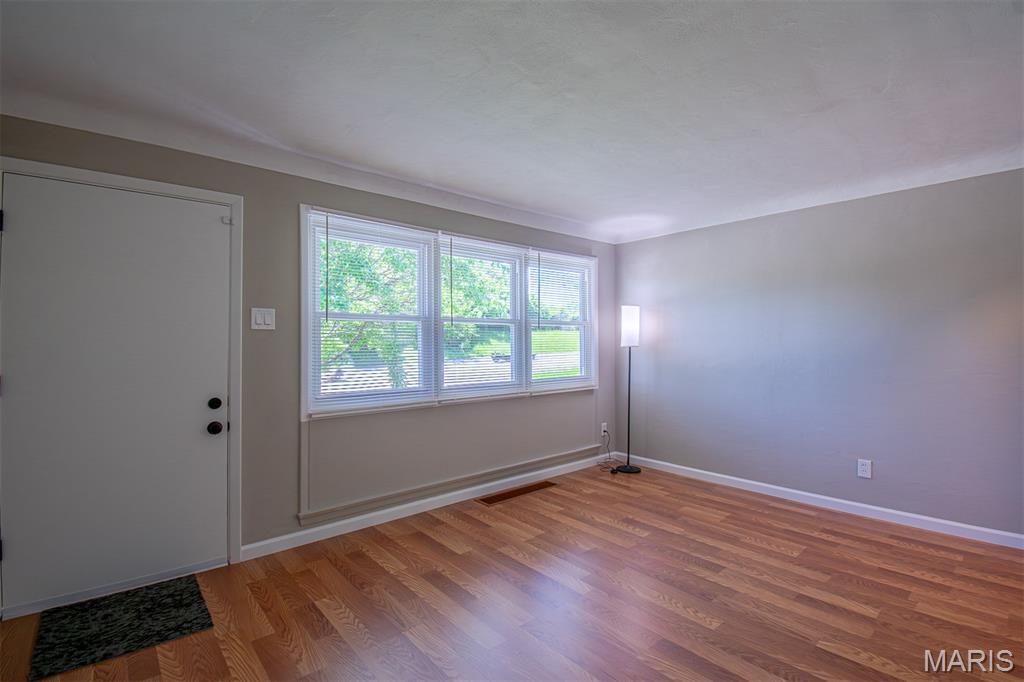 2087 Chambers Road St. Louis, MO 63136 - Photo 5 of 67